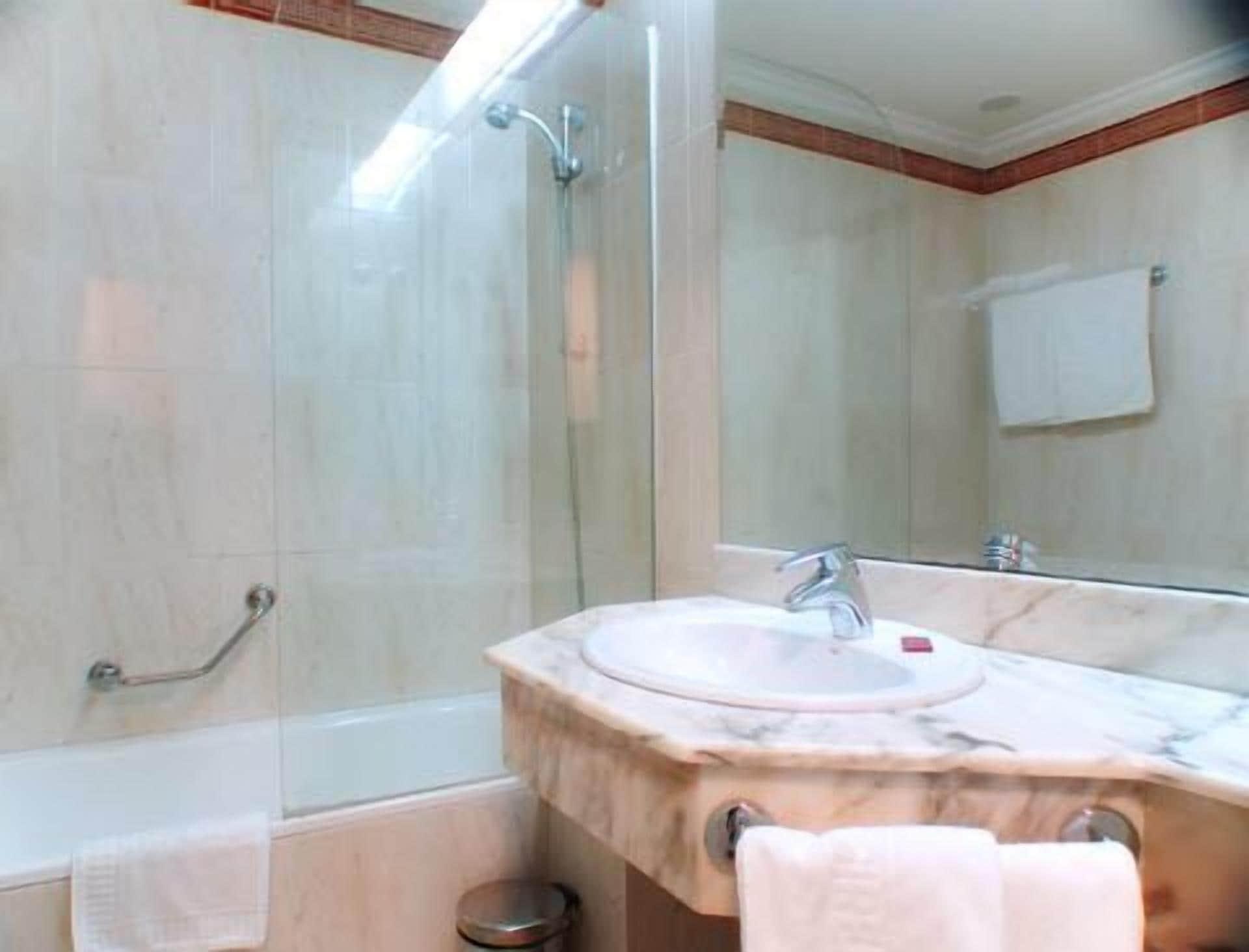 Hotel Las Sirenas Viveiro Zewnętrze zdjęcie